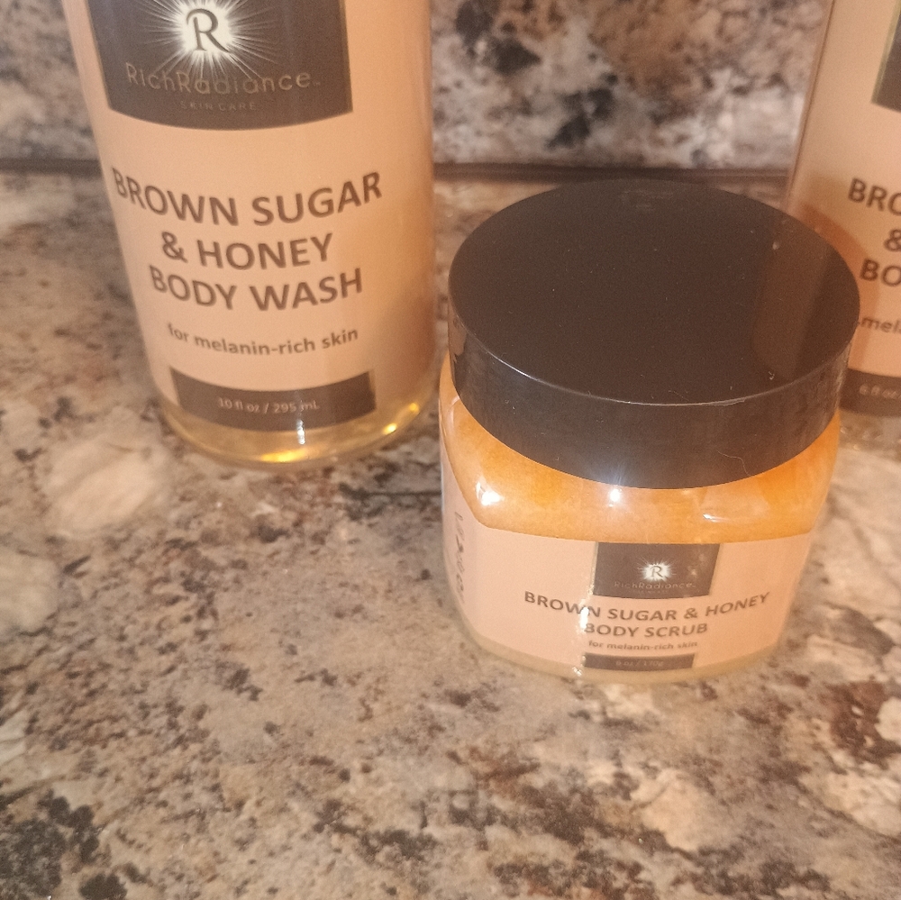 Rich radiant brown sugar and honey beauty set for melanin-rich skin. New - Picture 2 of 4
